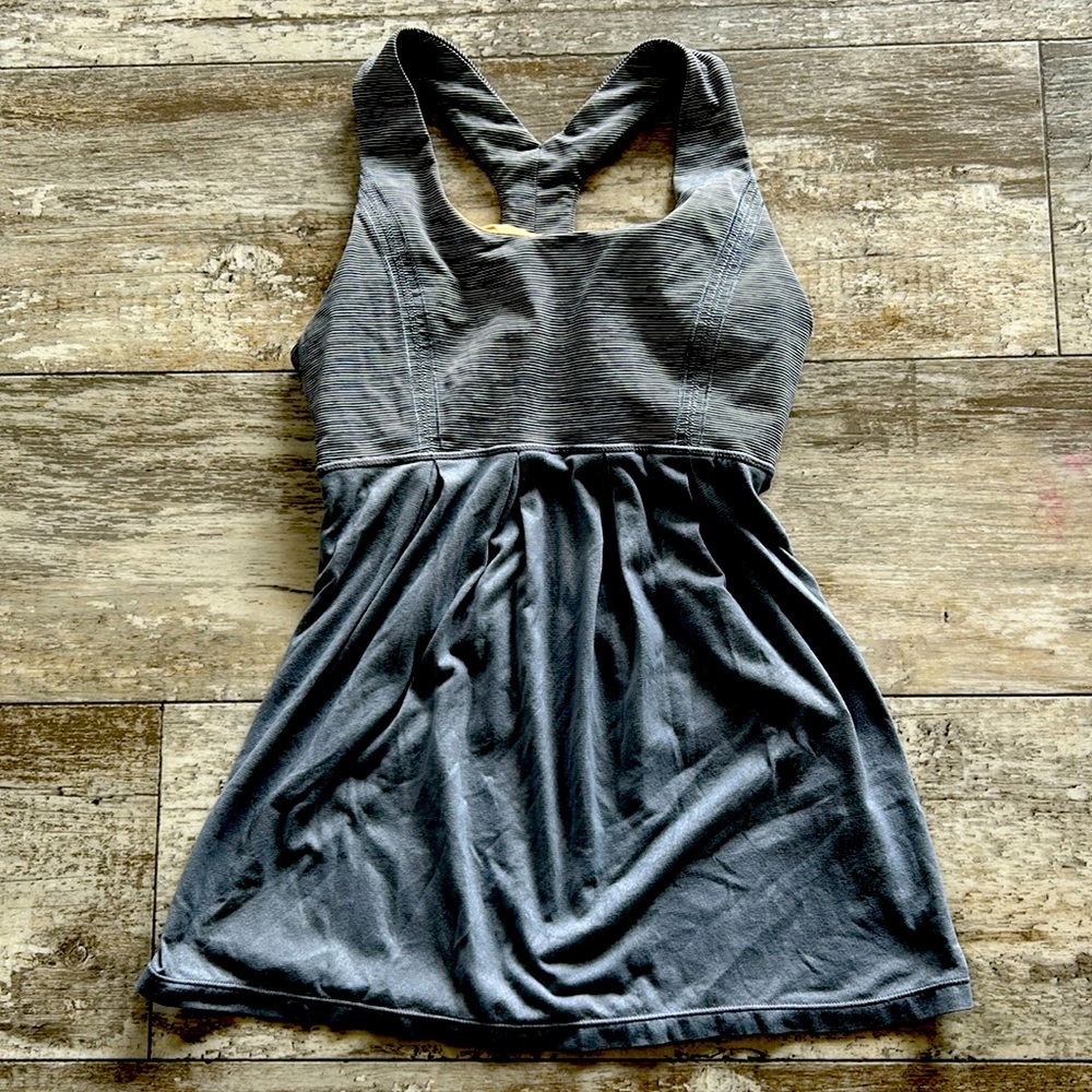 Lululemon Grey Racerback Workout Tank Top with Built In Bra